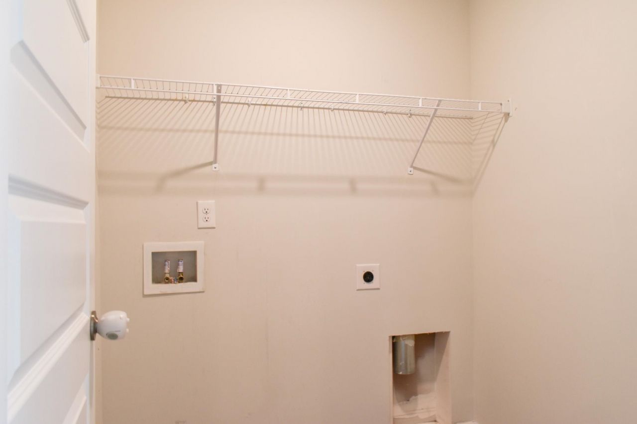 1057 Saltgrass Way  Photo 14