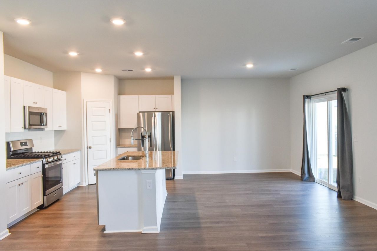 1057 Saltgrass Way  Photo 5