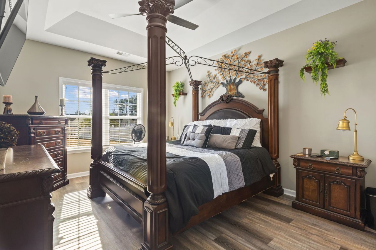 210 Oak Landing Dr. Photo 18