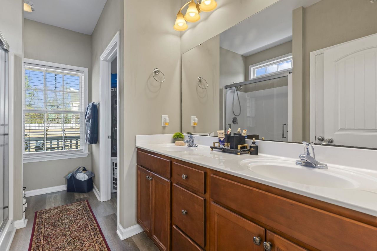 210 Oak Landing Dr. Photo 19