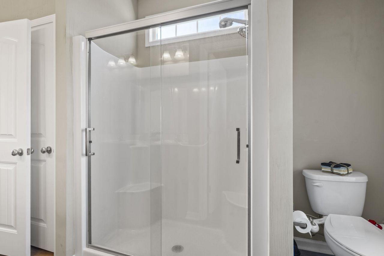 210 Oak Landing Dr. Photo 20