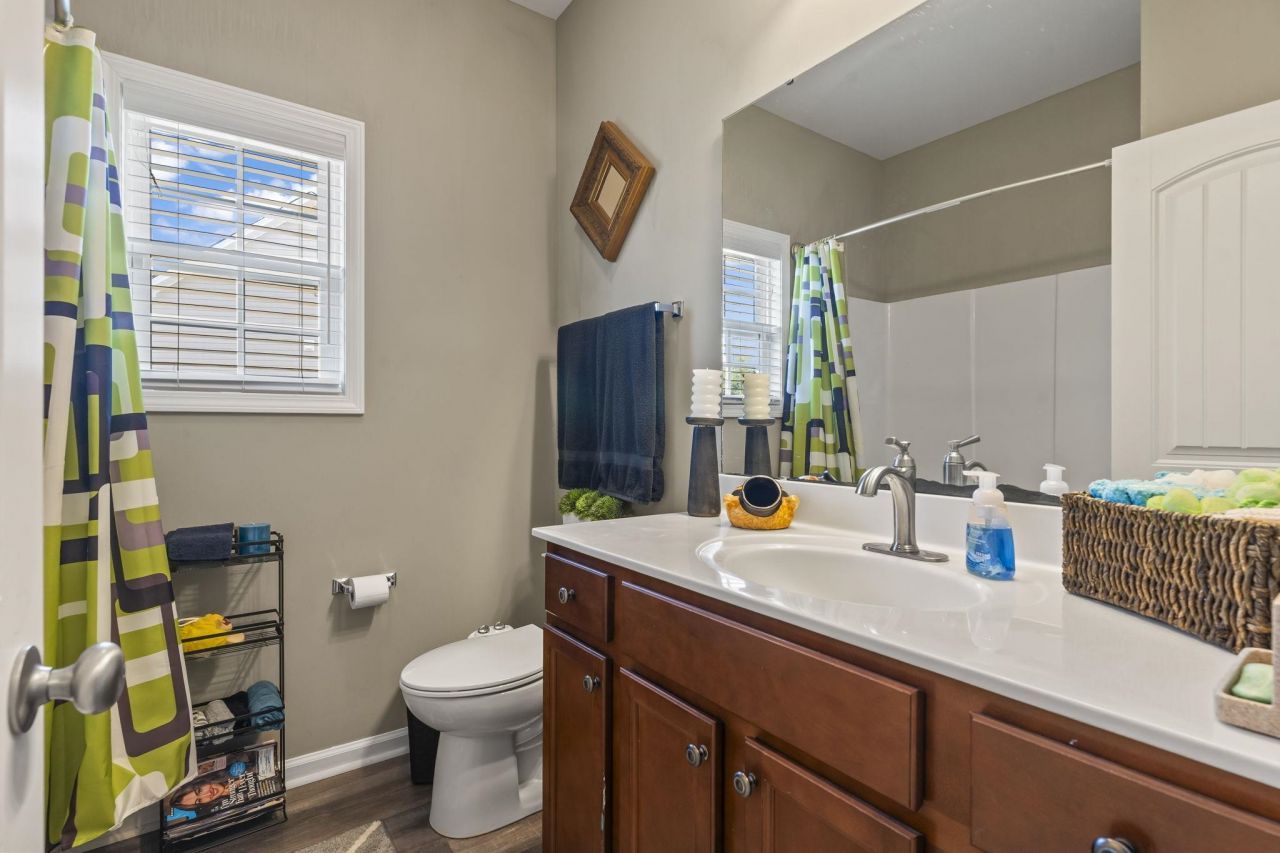 210 Oak Landing Dr. Photo 24