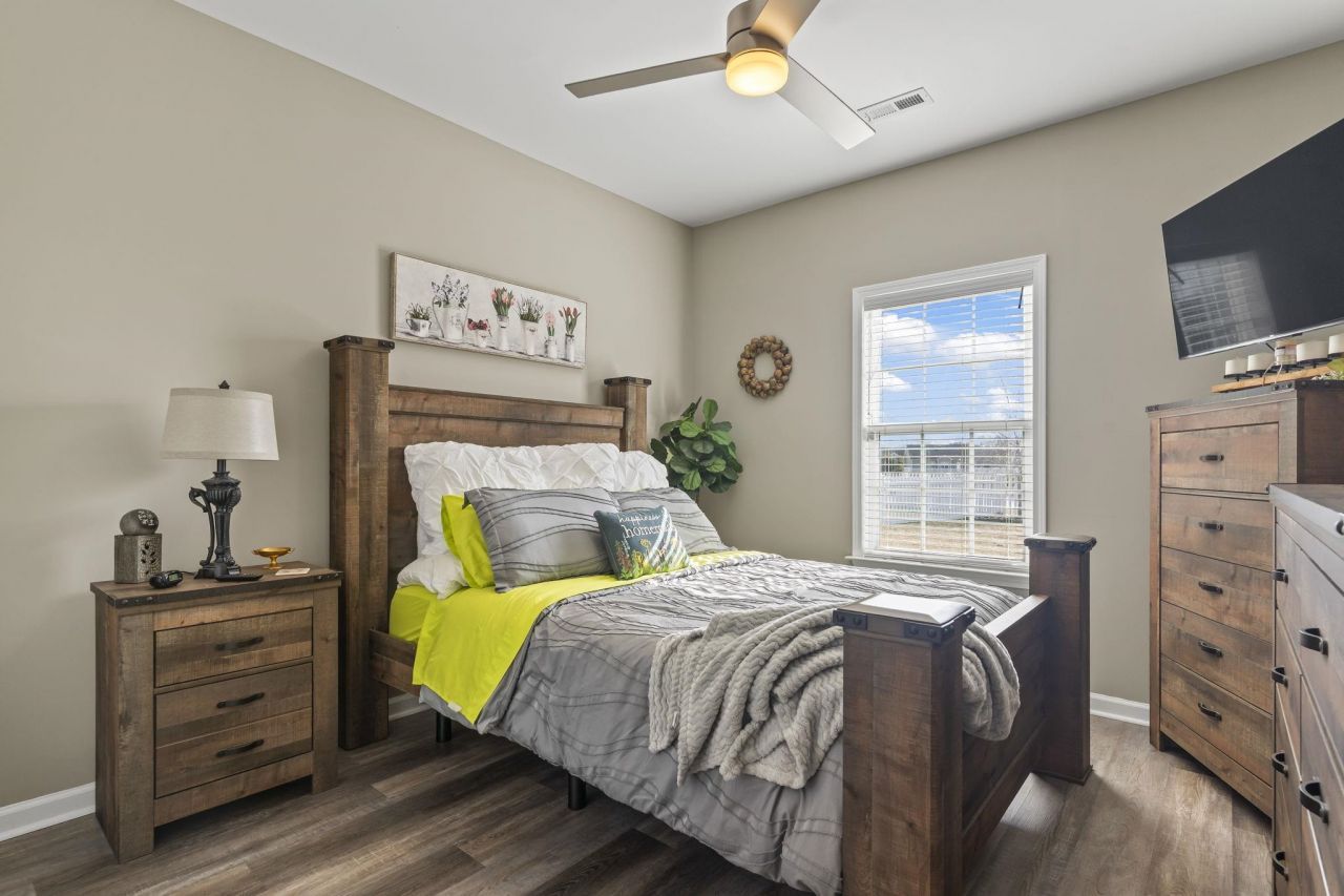 210 Oak Landing Dr. Photo 26