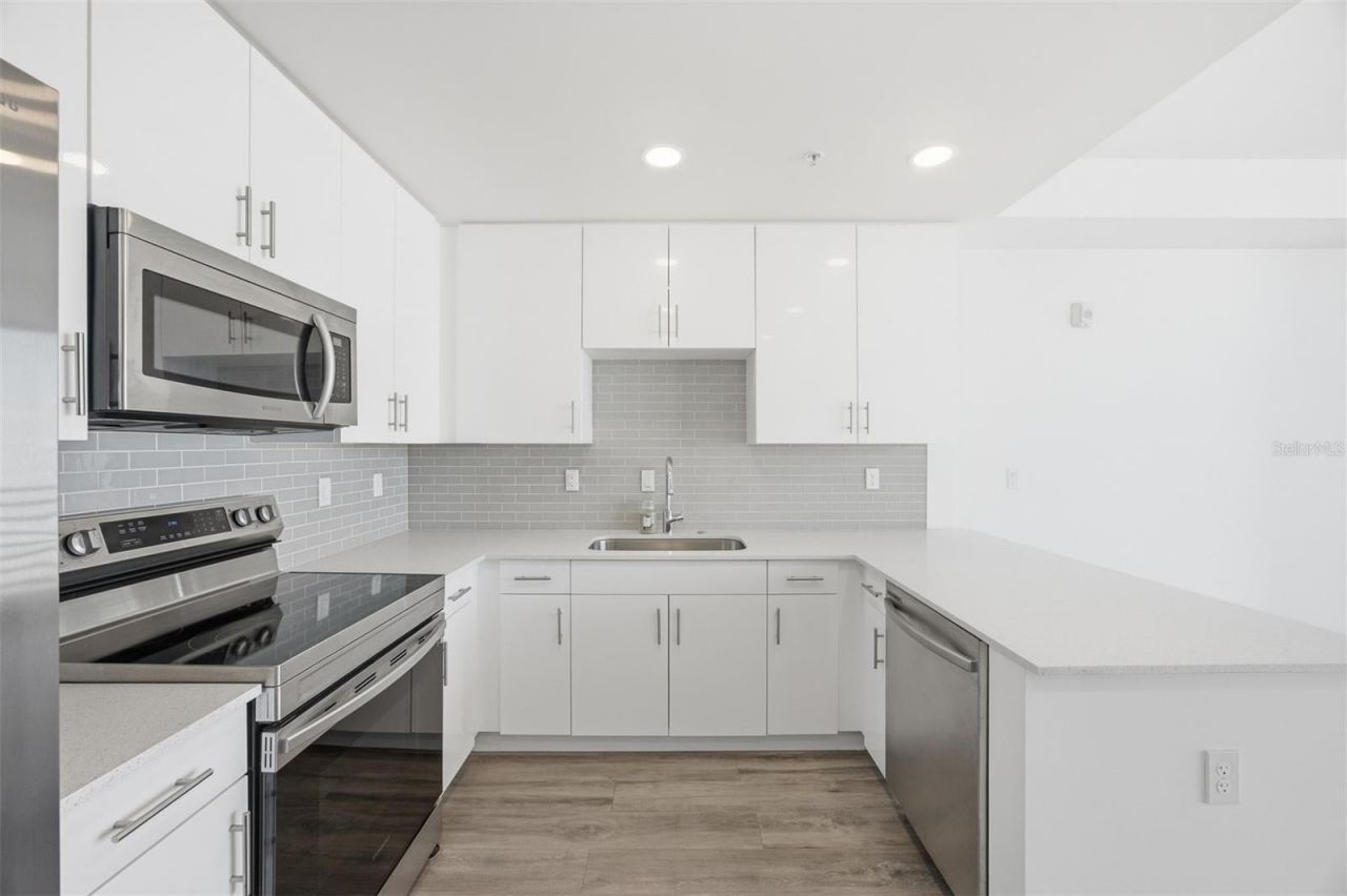 1703 N Tamiami Trail, Unit B507, Sarasota, FL 34234 Photo