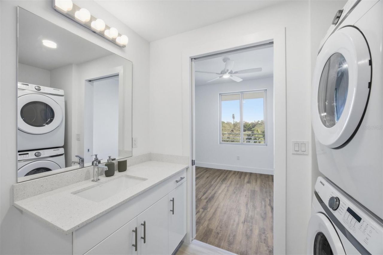 1703 N Tamiami Trail, Unit B507, Sarasota, FL 34234 Photo