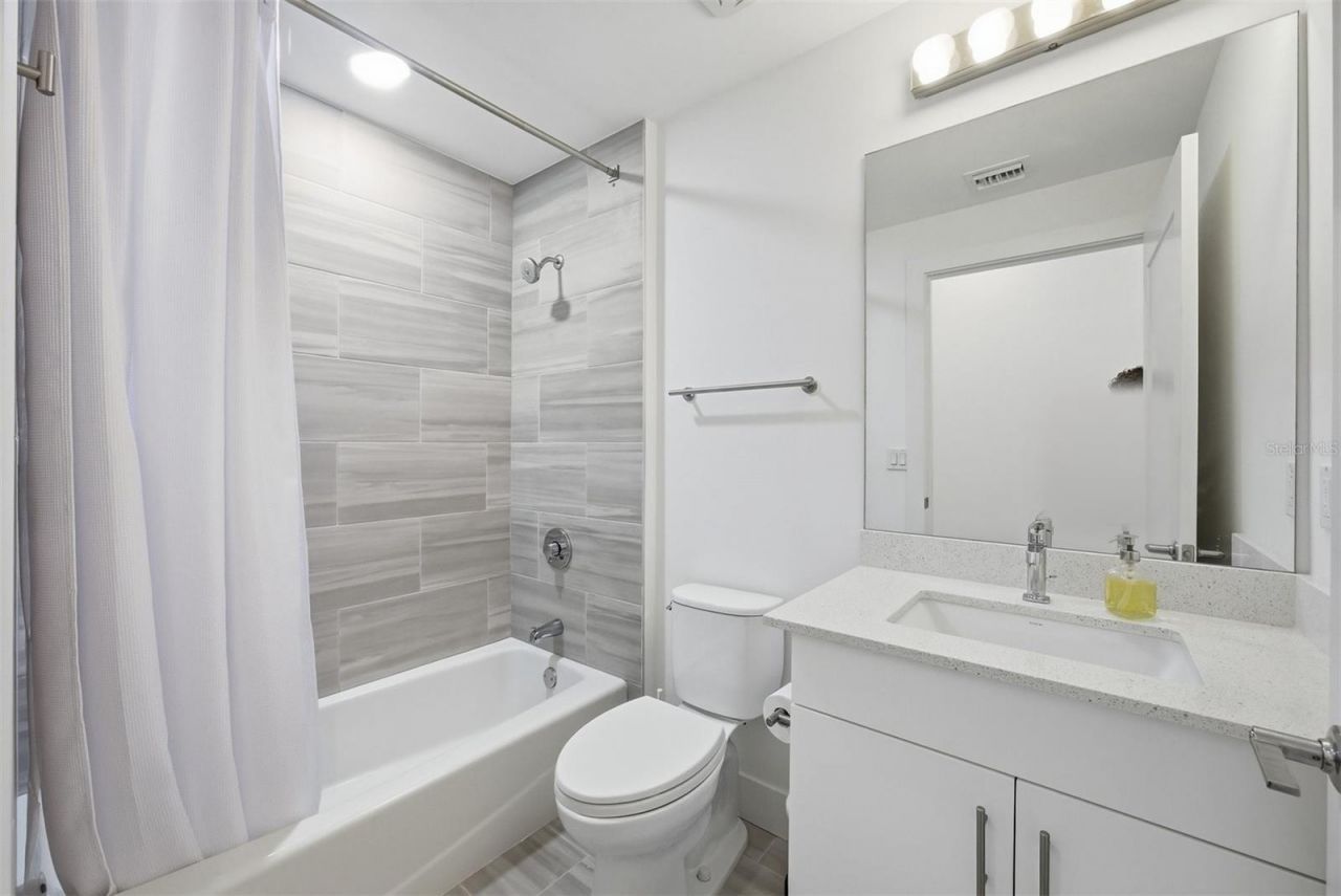 1703 N Tamiami Trail, Unit B507, Sarasota, FL 34234 Photo