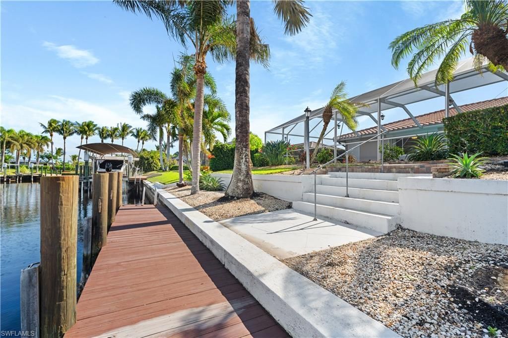 1011 S Town And River Dr, Fort Myers, FL 33919 Photo