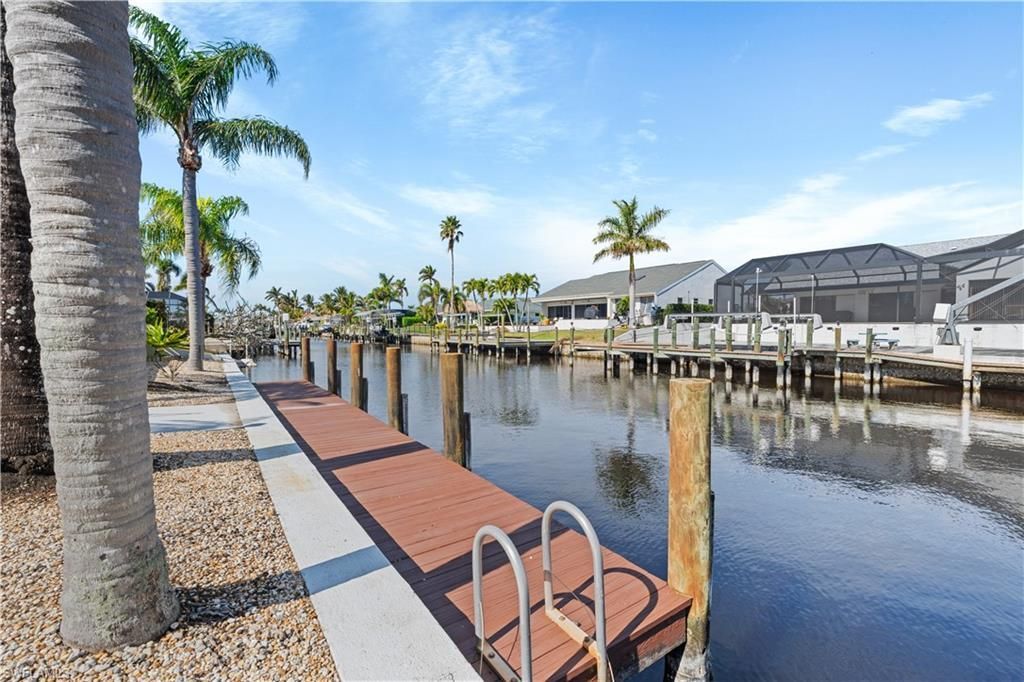 1011 S Town And River Dr, Fort Myers, FL 33919 Photo