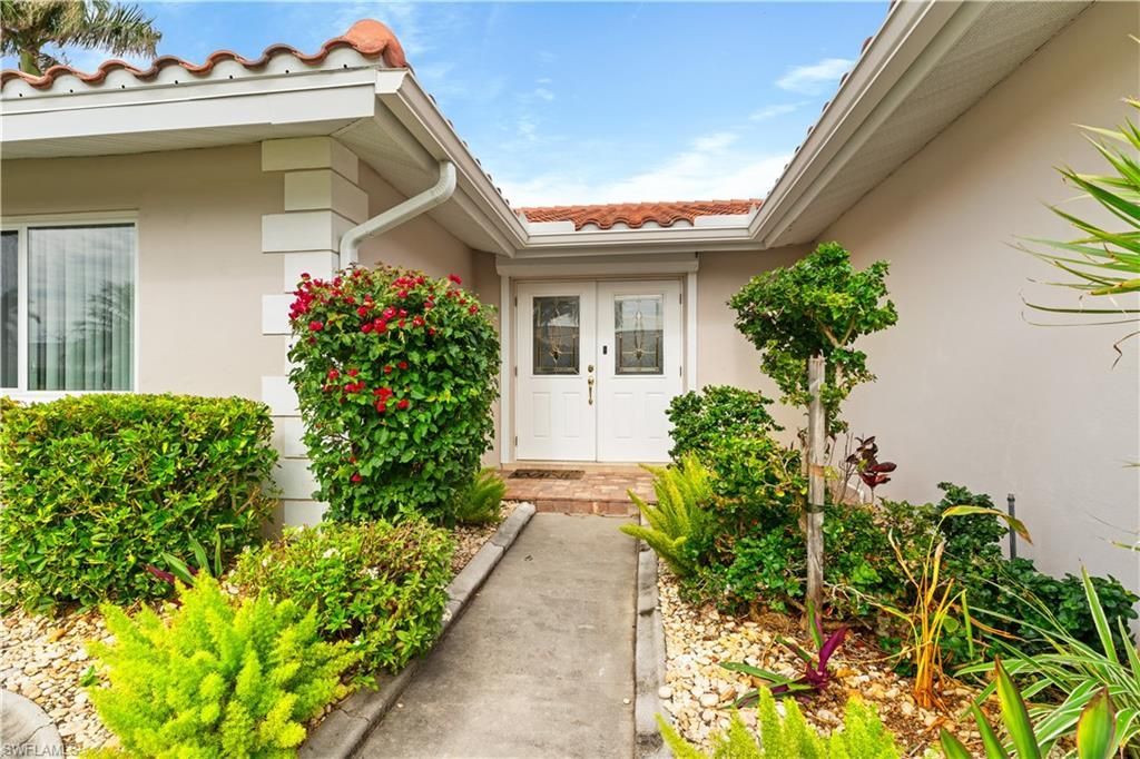 1011 S Town And River Dr, Fort Myers, FL 33919 Photo