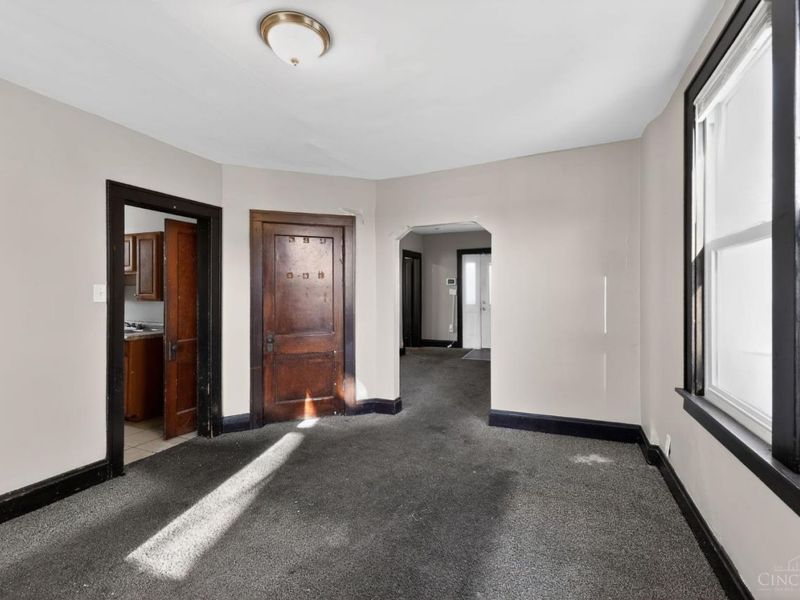 547 Flatt Terrace, Cincinnati, OH 45232 Photo 10