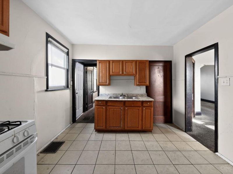 547 Flatt Terrace, Cincinnati, OH 45232 Photo 15