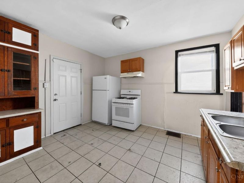 547 Flatt Terrace, Cincinnati, OH 45232 Photo 16