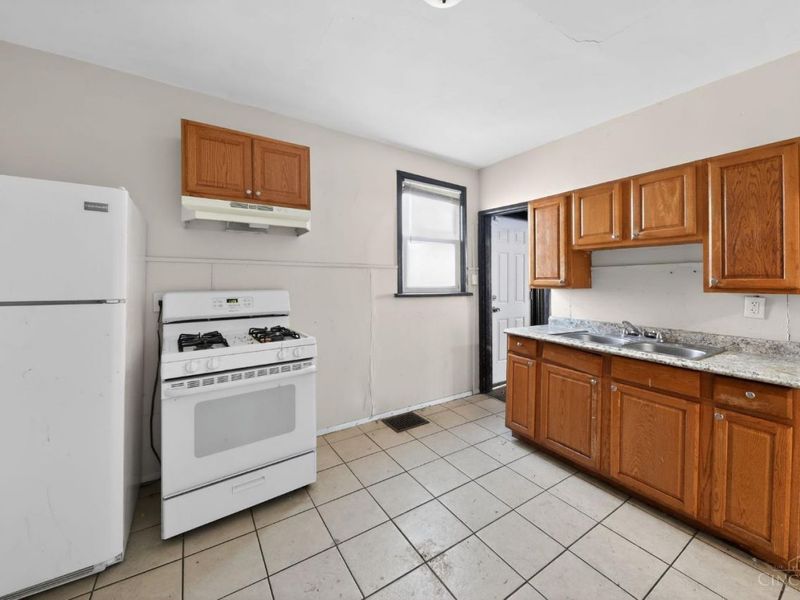 547 Flatt Terrace, Cincinnati, OH 45232 Photo 18