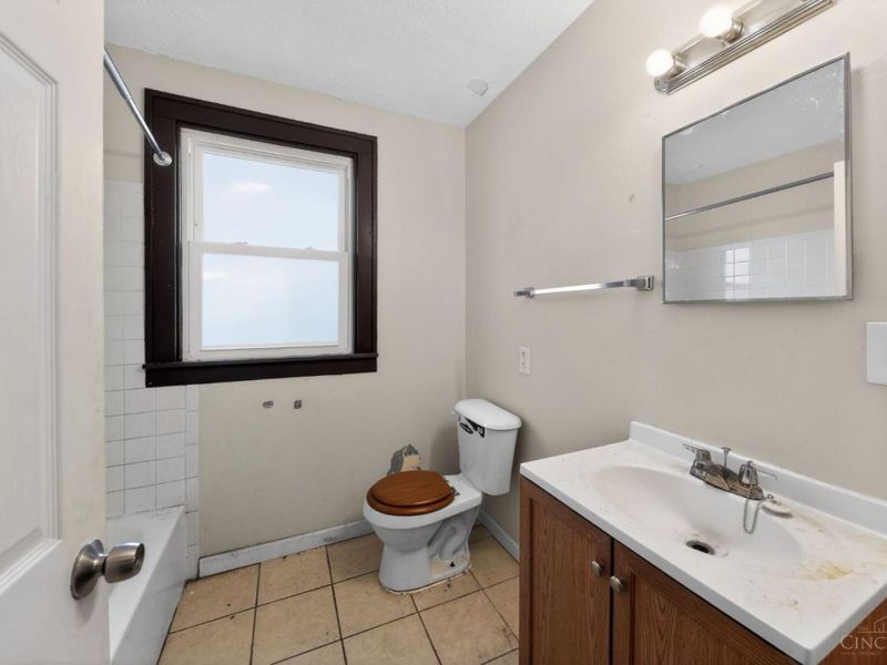 547 Flatt Terrace, Cincinnati, OH 45232 Photo 23