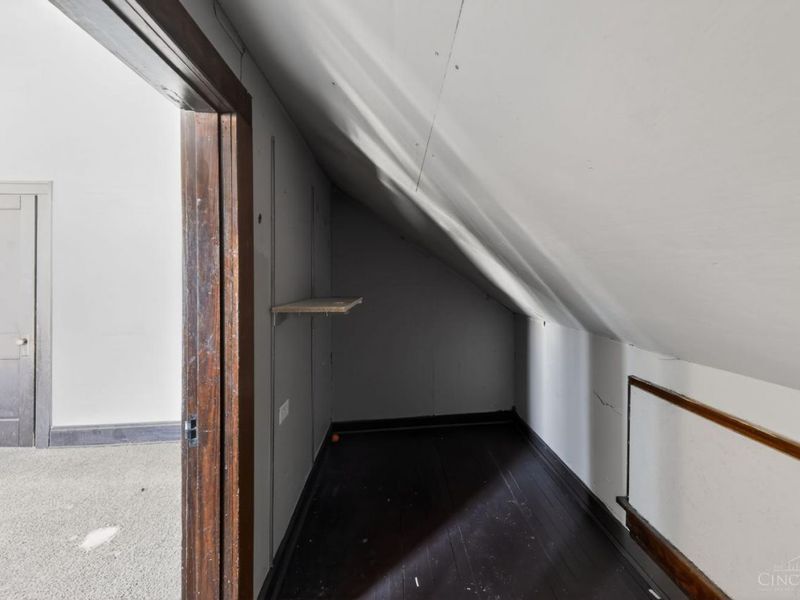 547 Flatt Terrace, Cincinnati, OH 45232 Photo 24