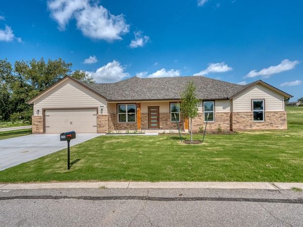 206 Oak Grove PKWY, Kingsland, TX 78639