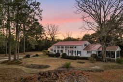 613 Cypress Court photo 4