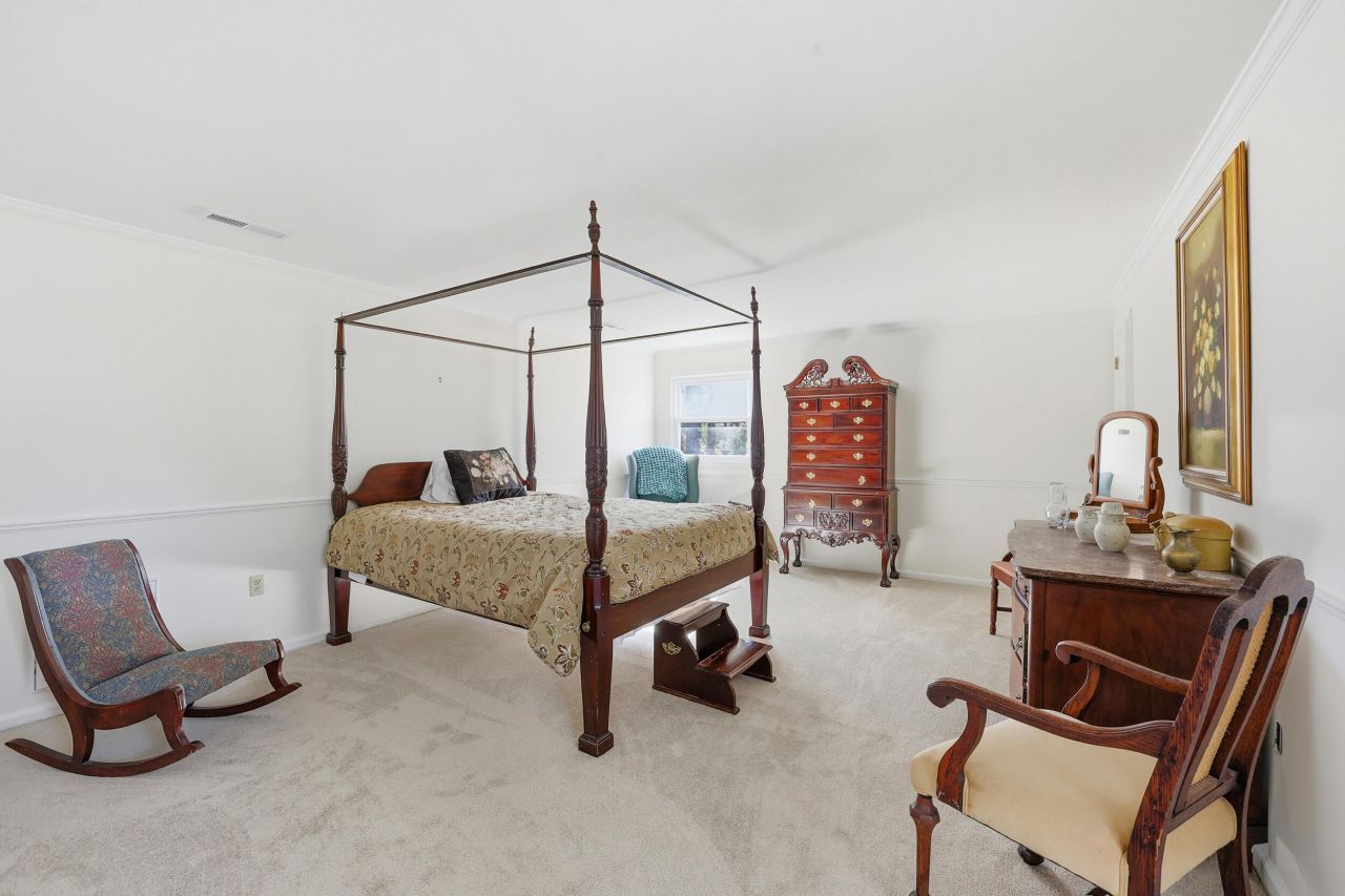 613 Cypress Court Photo 7