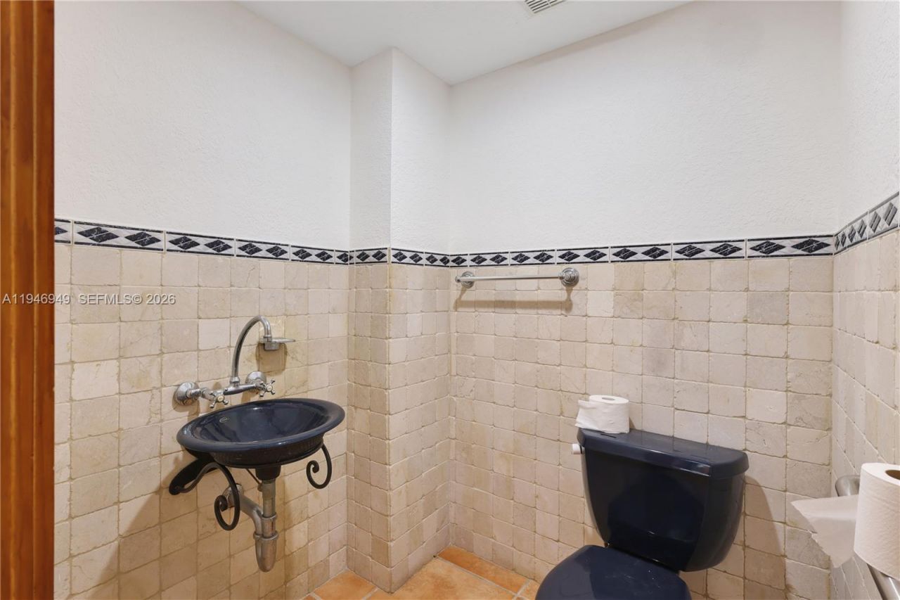 6801 Indian Creek Dr, Unit 602, Miami Beach, FL 33141 Photo