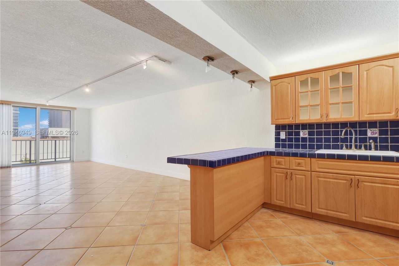 6801 Indian Creek Dr, Unit 602, Miami Beach, FL 33141 Photo