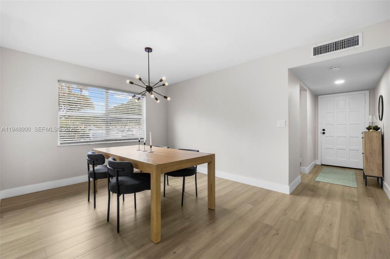 6100 S Falls Cir Dr, Unit 101, Lauderhill, FL 33319 Photo