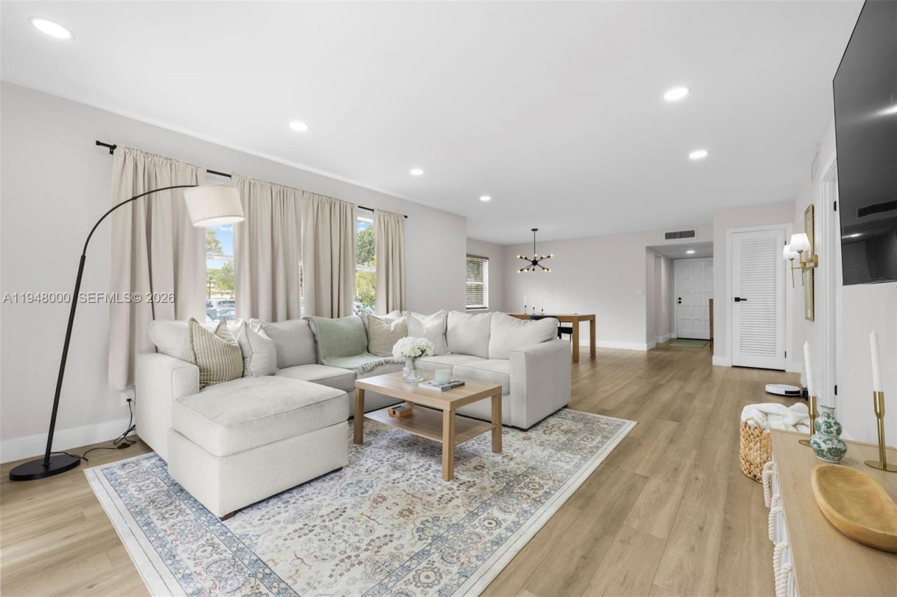 6100 S Falls Cir Dr, Unit 101, Lauderhill, FL 33319 Photo