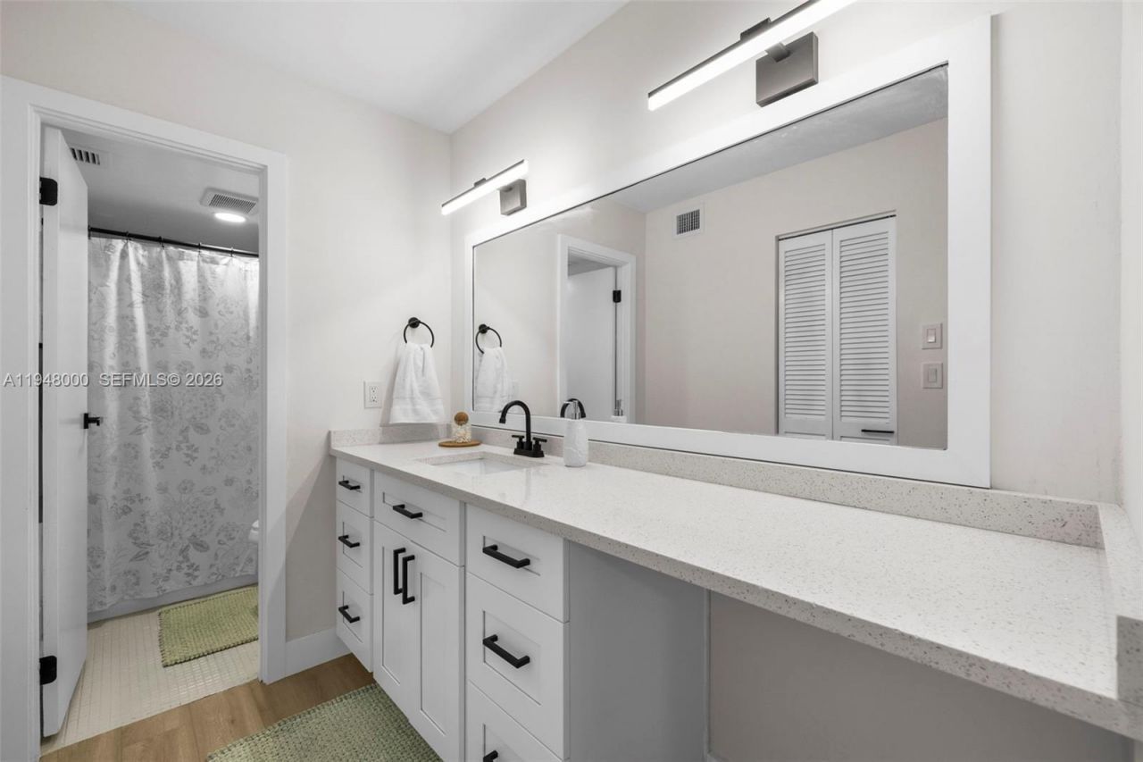 6100 S Falls Cir Dr, Unit 101, Lauderhill, FL 33319 Photo