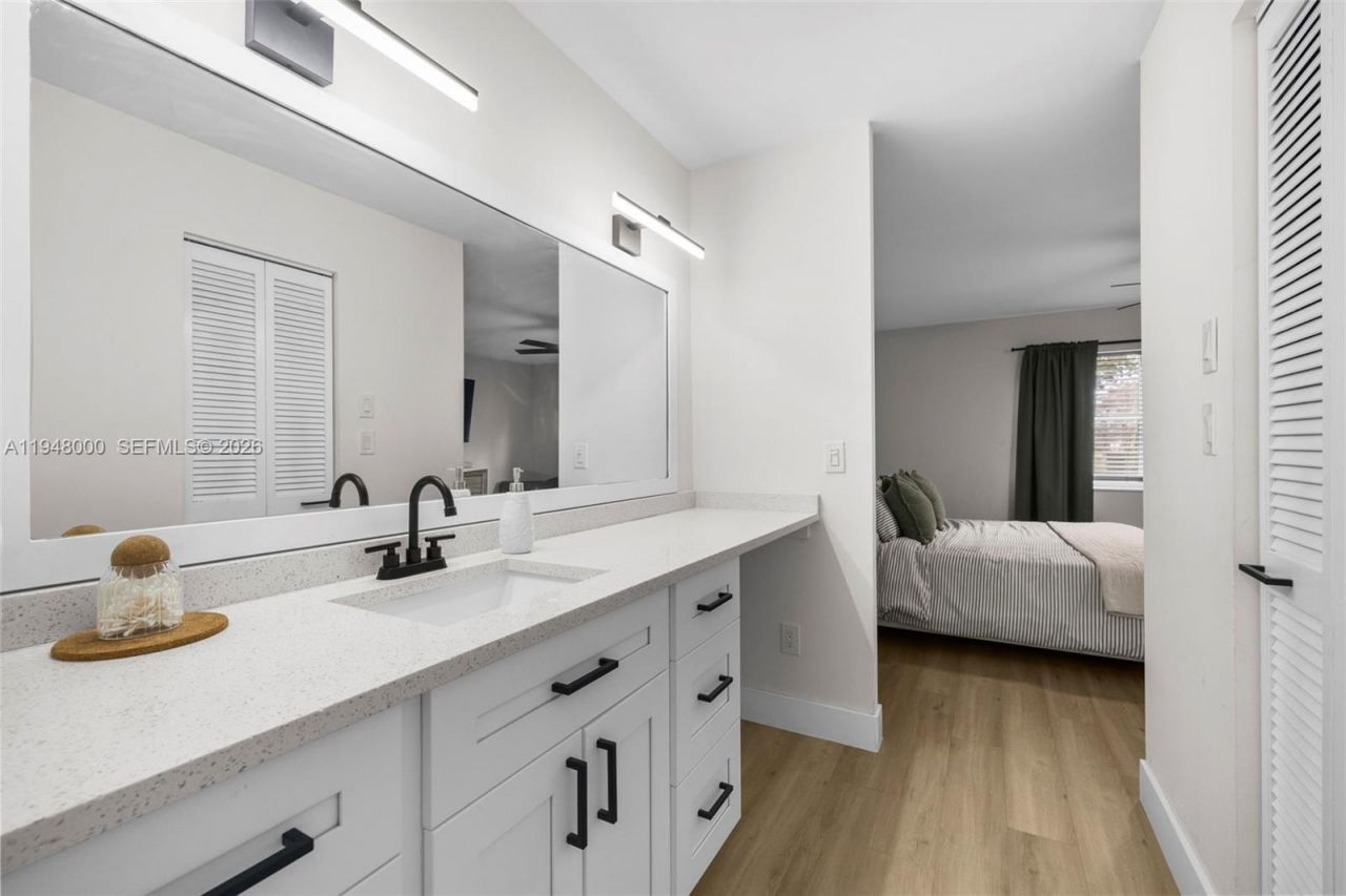 6100 S Falls Cir Dr, Unit 101, Lauderhill, FL 33319 Photo