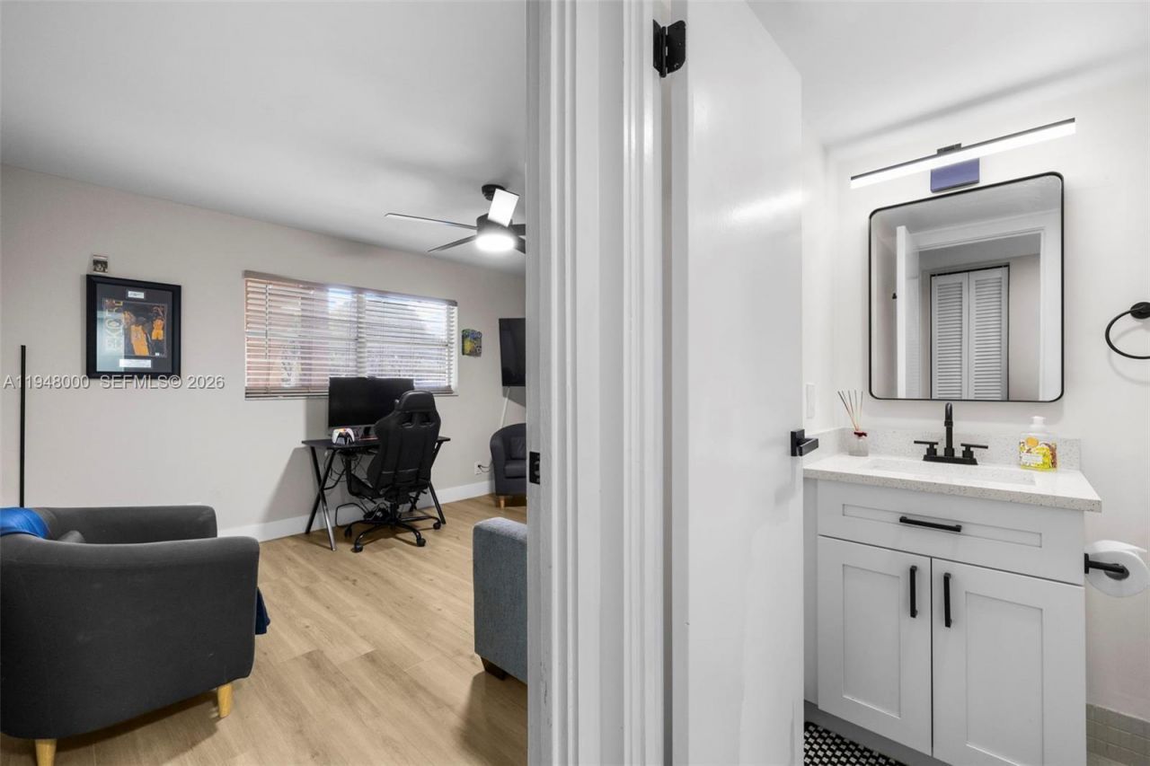 6100 S Falls Cir Dr, Unit 101, Lauderhill, FL 33319 Photo