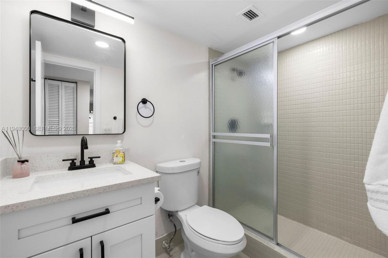 6100 S Falls Cir Dr, Unit 101, Lauderhill, FL 33319 Photo