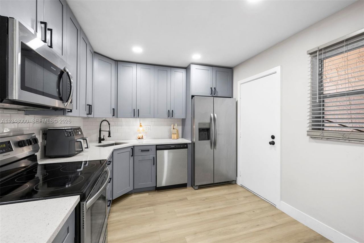 6100 S Falls Cir Dr, Unit 101, Lauderhill, FL 33319 Photo