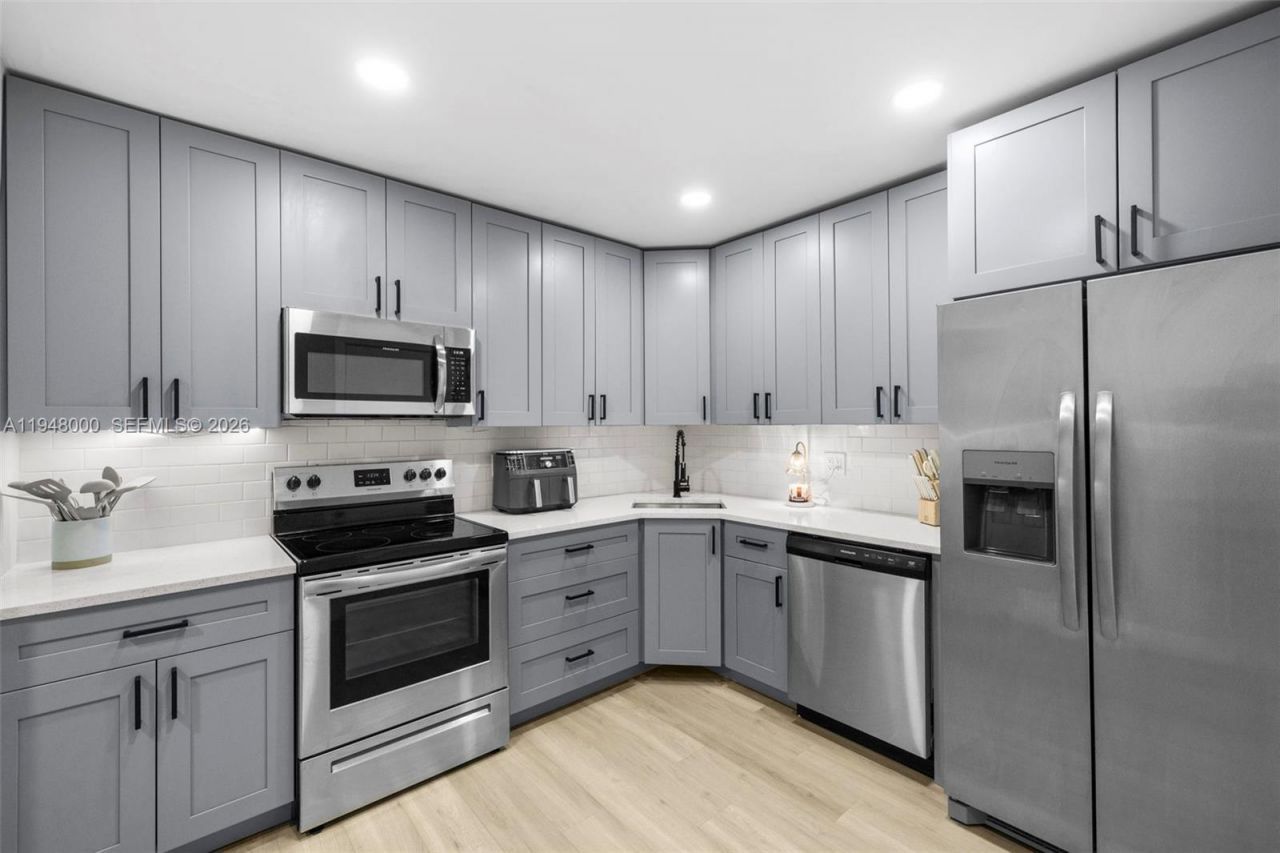 6100 S Falls Cir Dr, Unit 101, Lauderhill, FL 33319 Photo