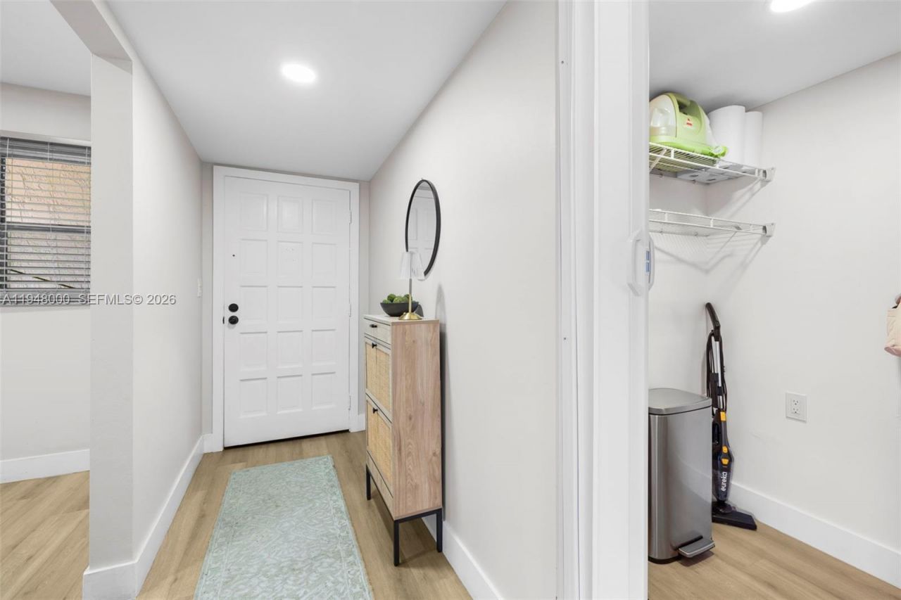 6100 S Falls Cir Dr, Unit 101, Lauderhill, FL 33319 Photo