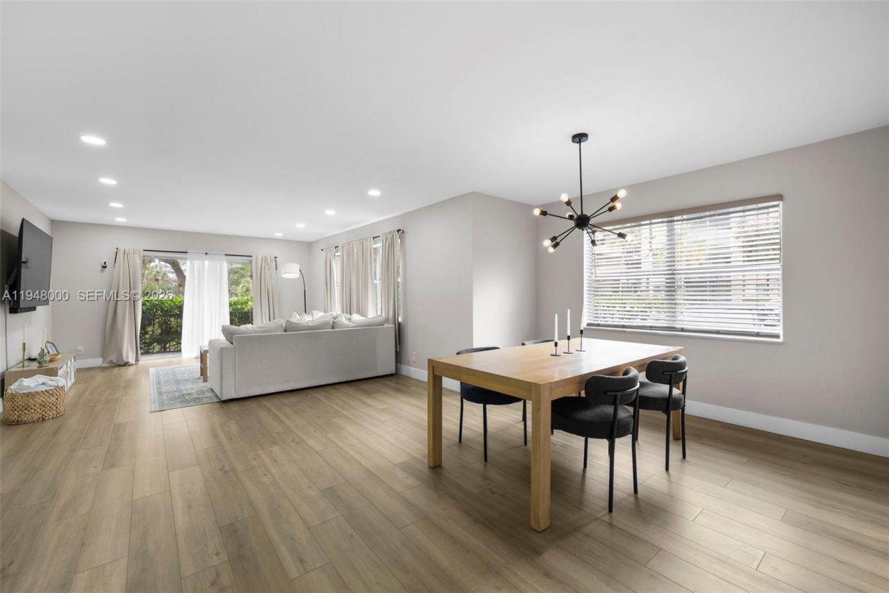 6100 S Falls Cir Dr, Unit 101, Lauderhill, FL 33319 Photo