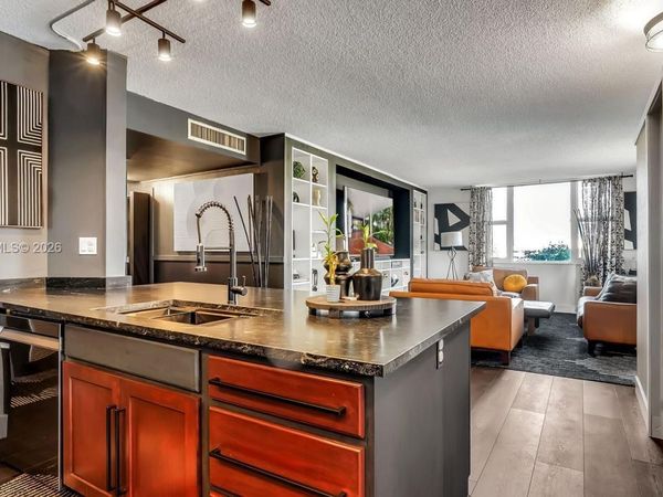 3800 Hillcrest Dr , Unit 401, Hollywood, FL 33021