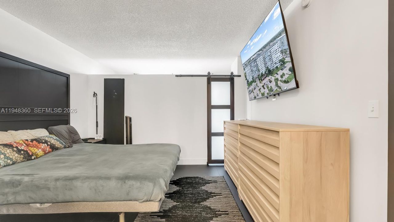 3800 Hillcrest Dr , Unit 401, Hollywood, FL 33021 Photo