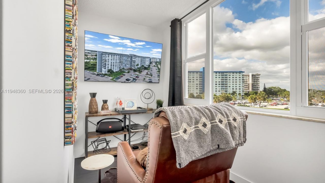 3800 Hillcrest Dr , Unit 401, Hollywood, FL 33021 Photo