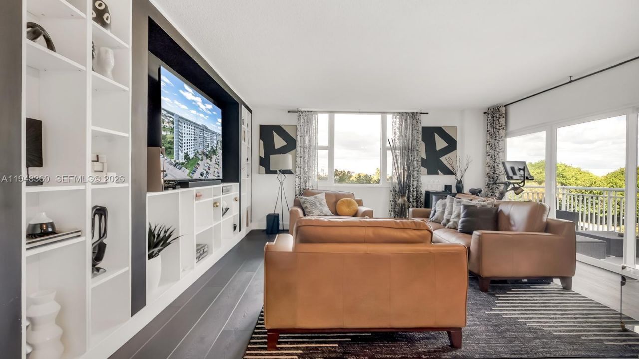 3800 Hillcrest Dr , Unit 401, Hollywood, FL 33021 Photo