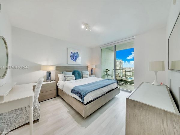 90 SW 3rd St, Unit 3109, Miami, FL 33130