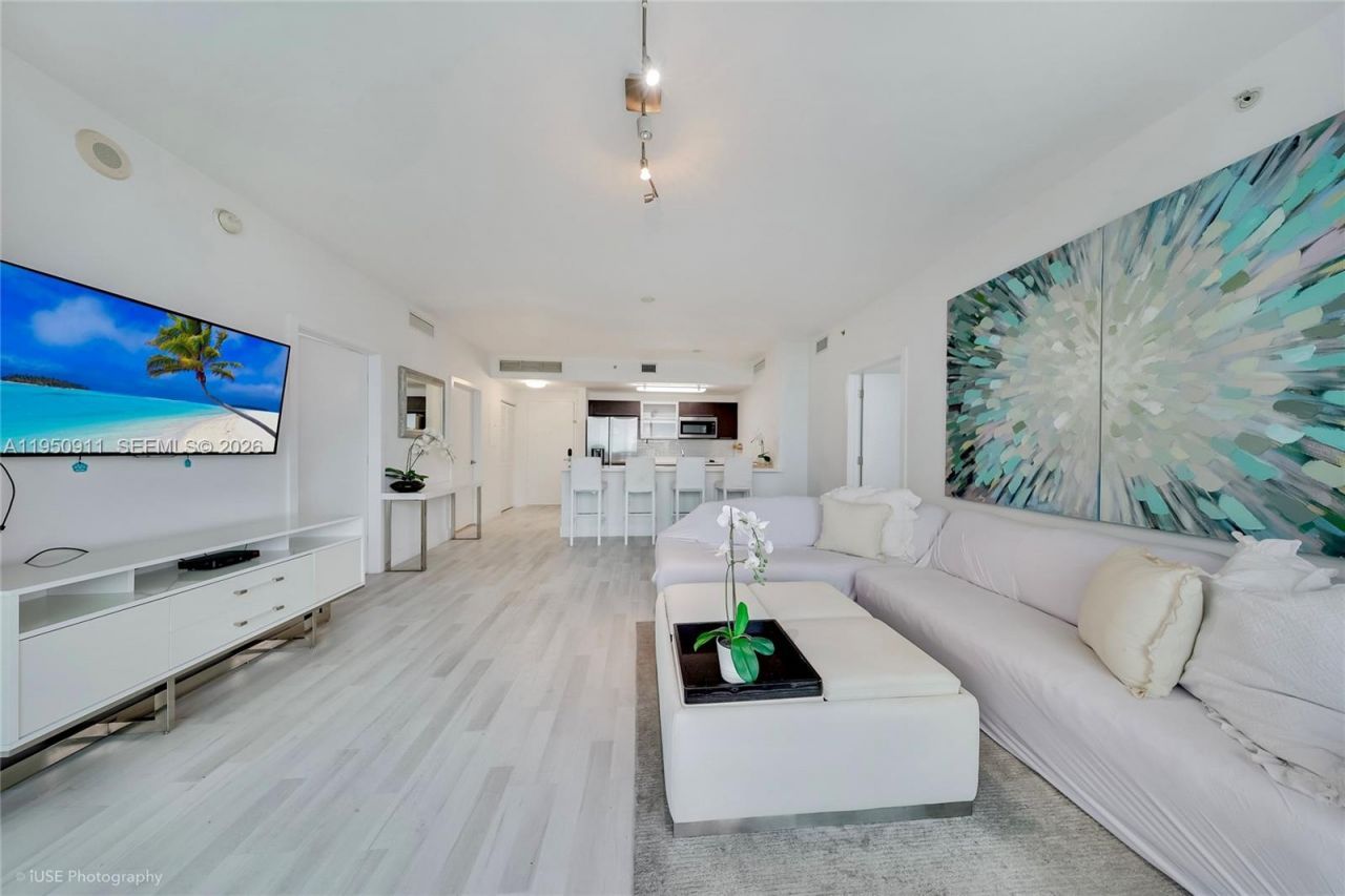 90 SW 3rd St , Unit 3109, Miami, FL 33130 Photo