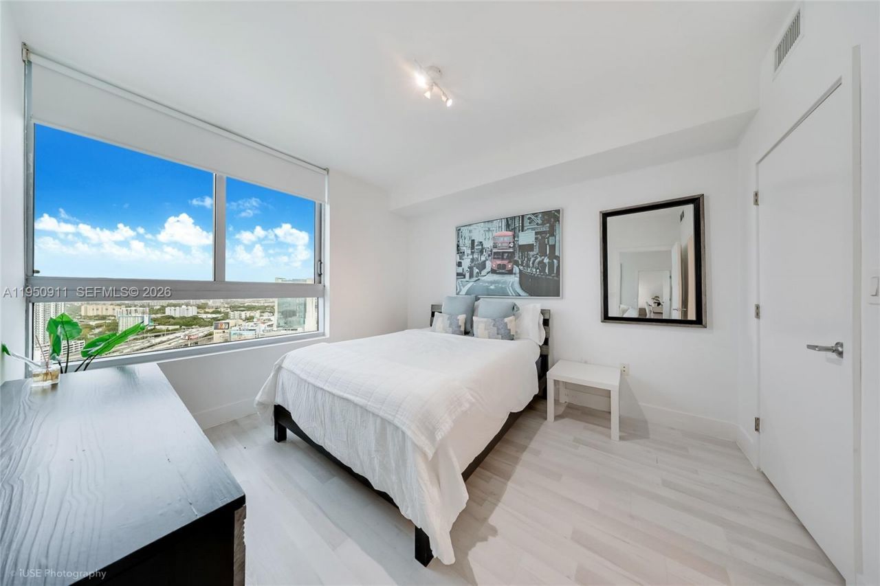 90 SW 3rd St , Unit 3109, Miami, FL 33130 Photo