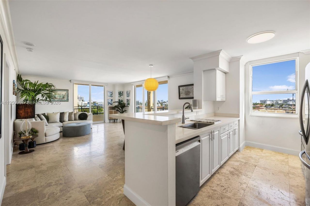 90 Alton Rd , Unit 811, Miami Beach, FL 33139 Photo