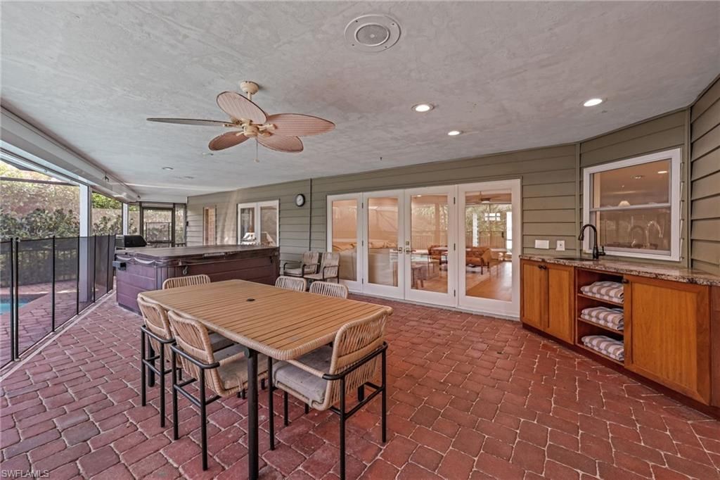 4870 Whispering Pine Way, Naples, FL 34103 Photo