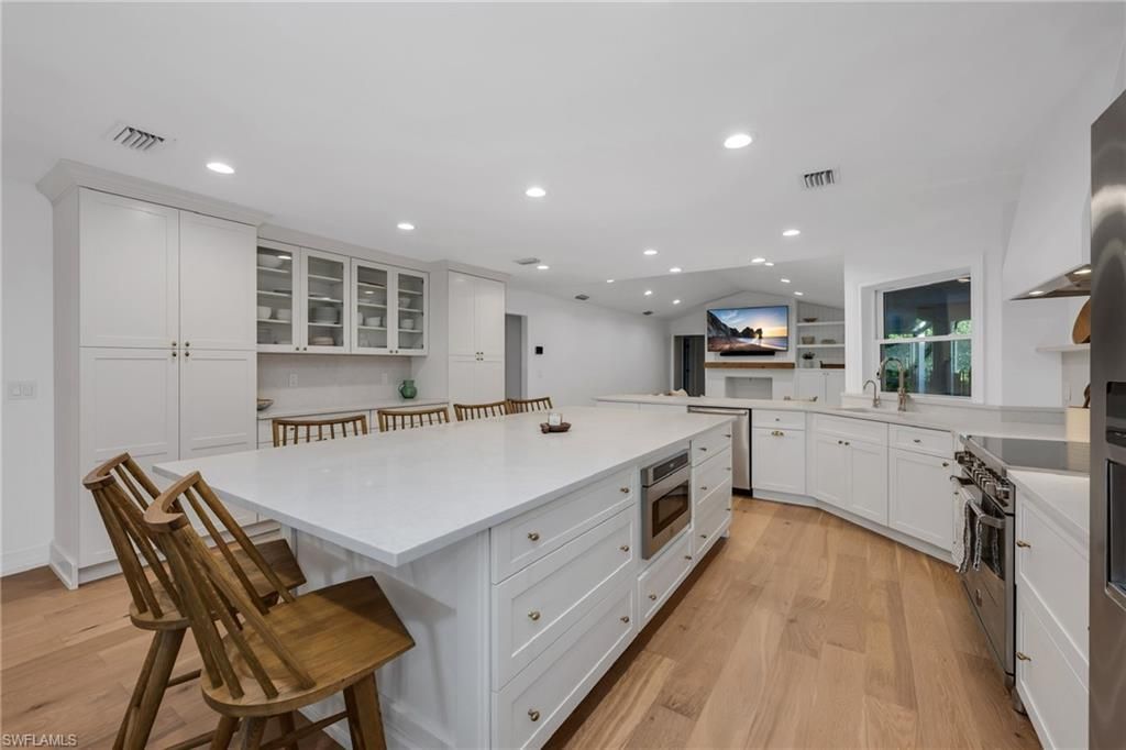 4870 Whispering Pine Way, Naples, FL 34103 Photo