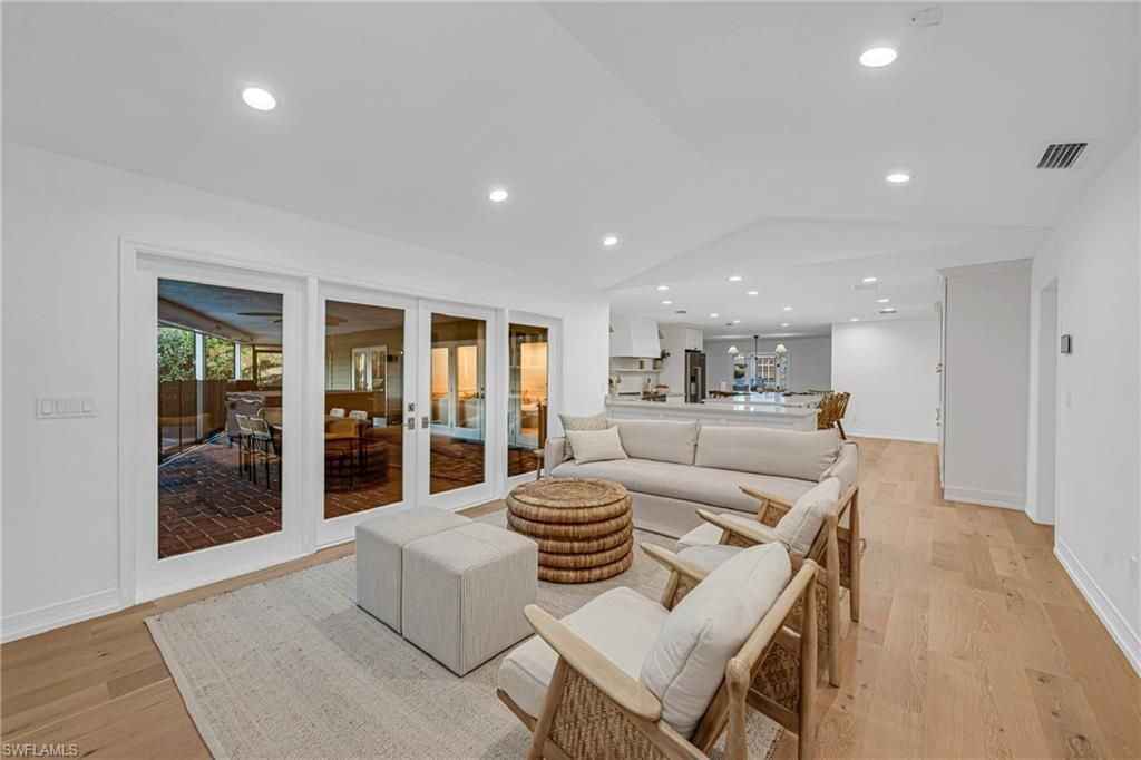 4870 Whispering Pine Way, Naples, FL 34103 Photo