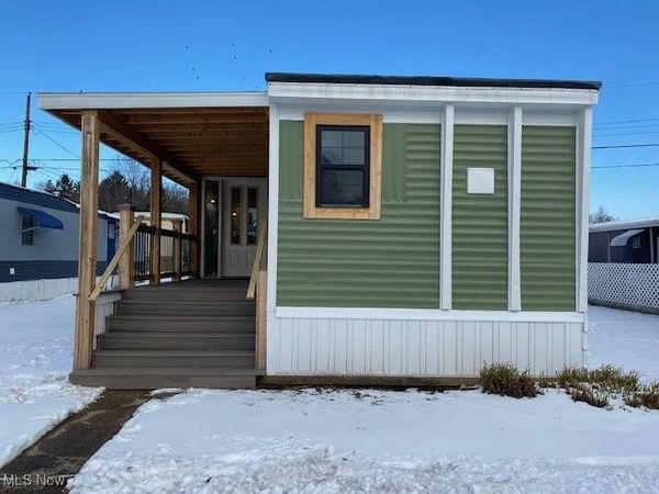 81 Helen Street, Barberton, OH 44203