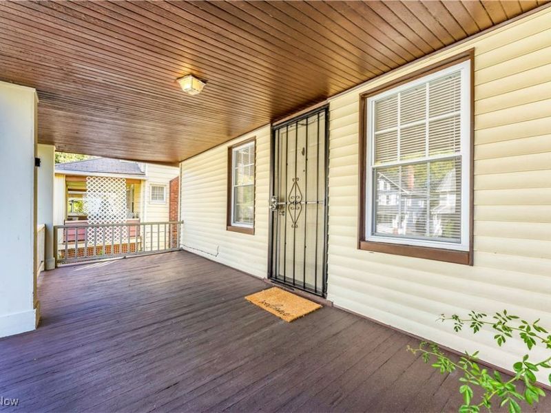 945 Nela View Road, Cleveland Heights, OH 44112 Photo 4