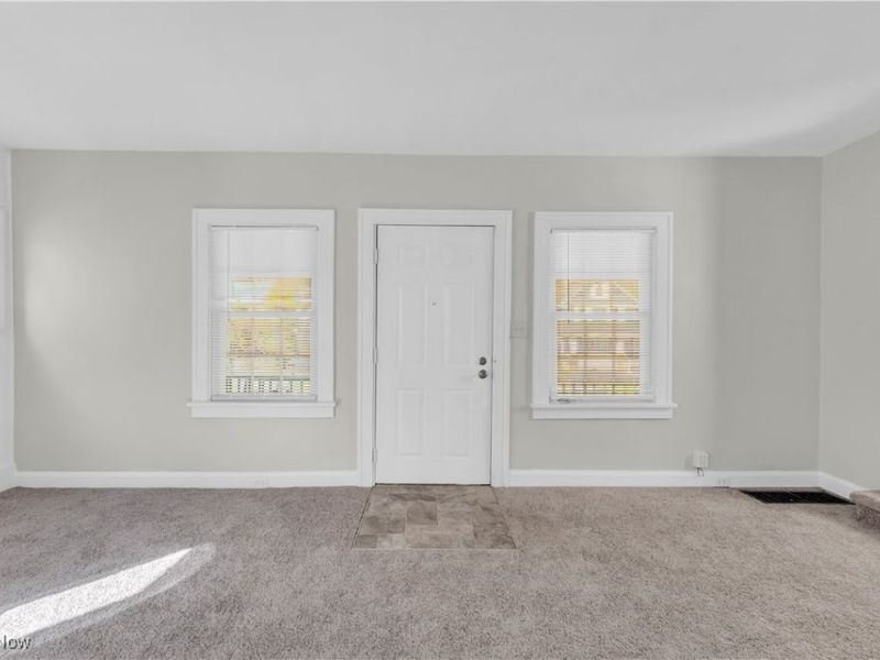 945 Nela View Road, Cleveland Heights, OH 44112 Photo 5