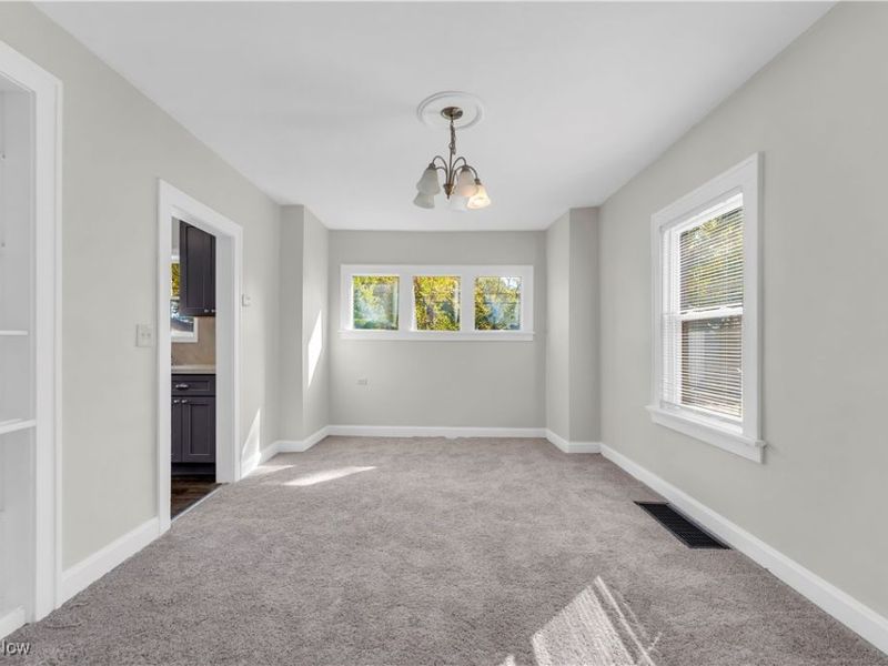 945 Nela View Road, Cleveland Heights, OH 44112 Photo 9