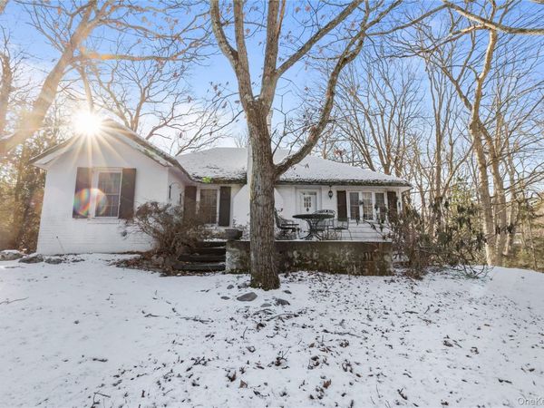 32 Hillside Road, Stony Brook, NY 11790